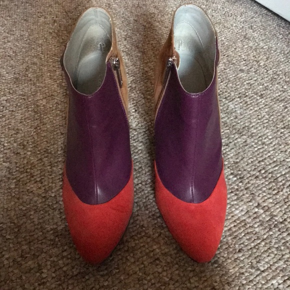 Calvin Klein Tri Colored ankle bootie - Picture 2 of 6